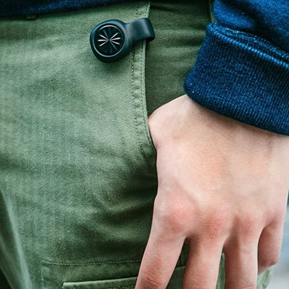 Jawbone UP MOVE Activity Tracker with Black Clip - Picture 3 of 3